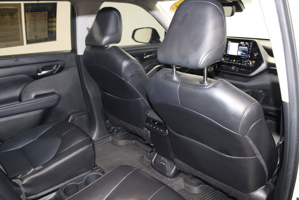 Used 2022 Toyota Highlander XLE image 33