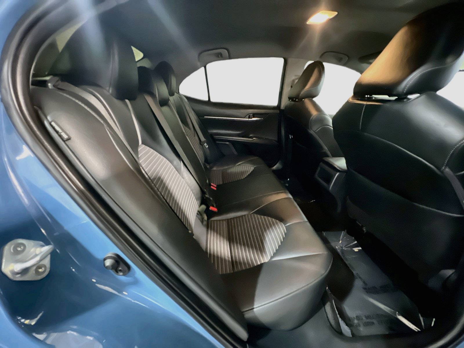 Used 2023 Toyota Camry SE w/ Convenience Package FWD image 18