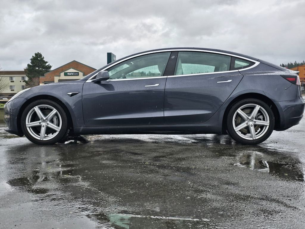 Used 2018 Tesla Model 3 Long Range AWD/4WD image 4