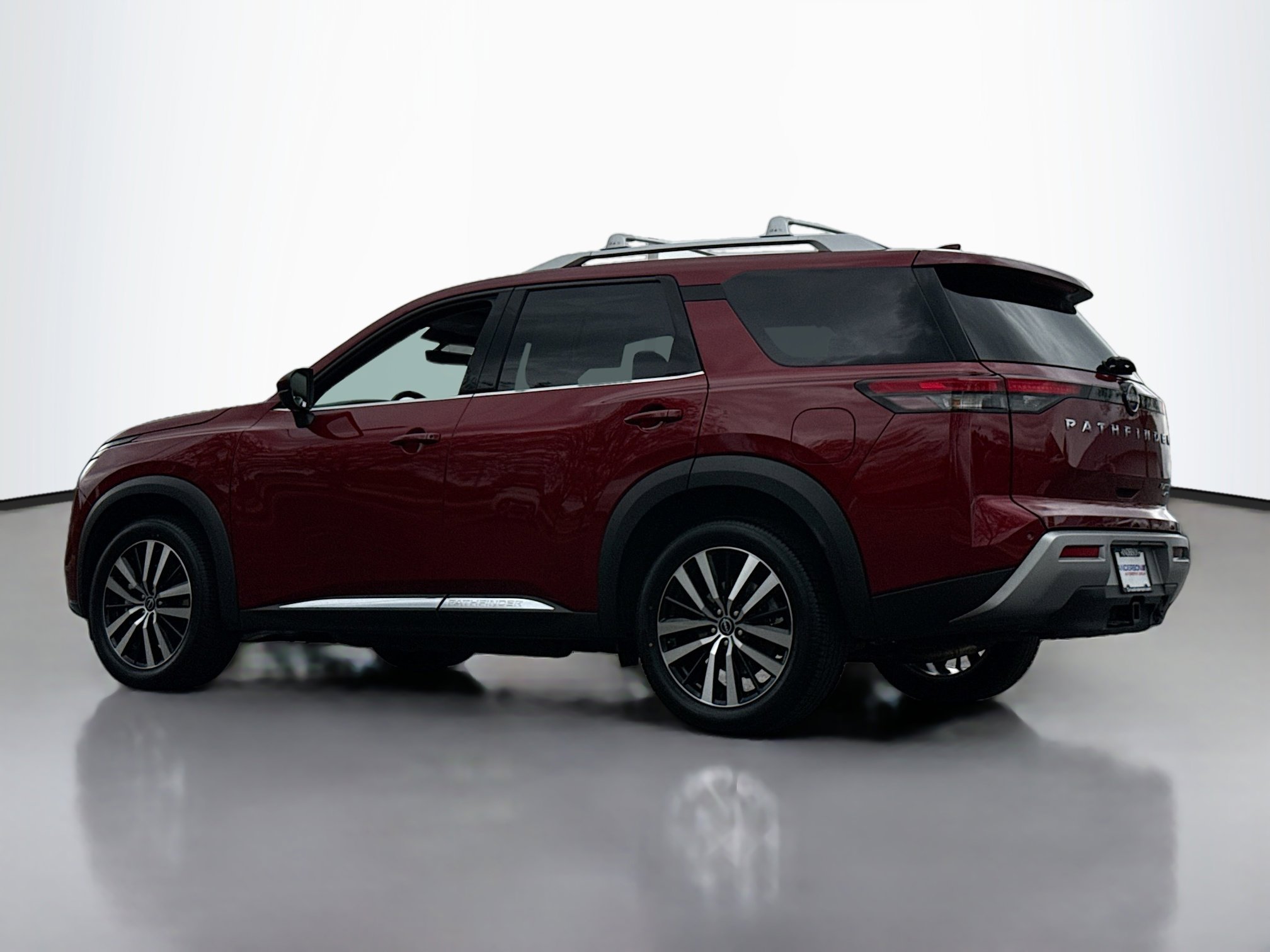 Used 2023 Nissan Pathfinder Platinum AWD/4WD image 15