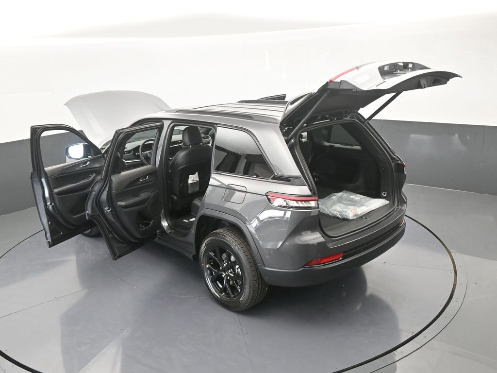 New 2025 Jeep Grand Cherokee Altitude image 58