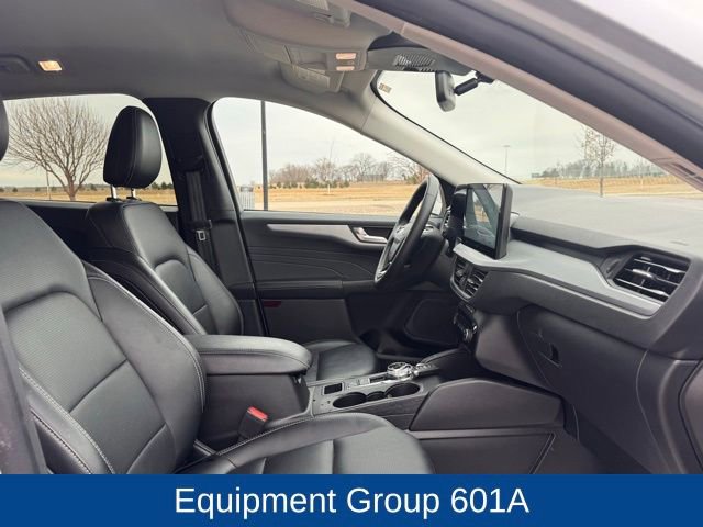 Used 2025 Ford Escape Platinum AWD/4WD image 25