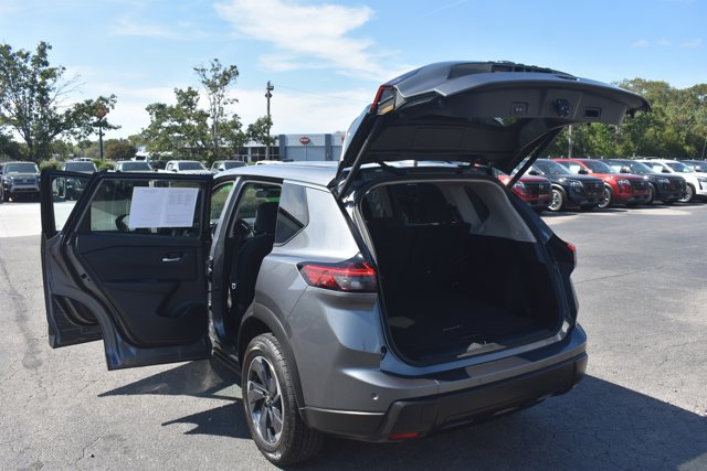 Used 2024 Nissan Rogue SV FWD image 14
