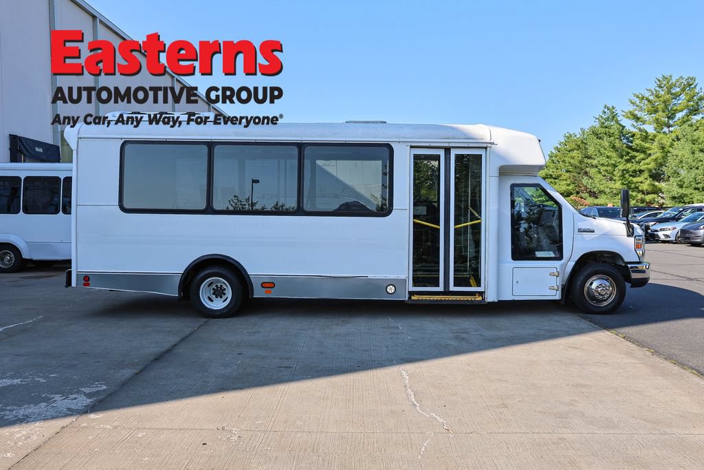Used 2016 Ford E-450 and Econoline 450 Super Duty w/ Shuttle Bus Prep Package RWD image 4