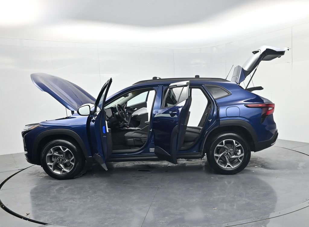 Used 2024 Chevrolet Trax LT w/ LT Convenience Package image 62