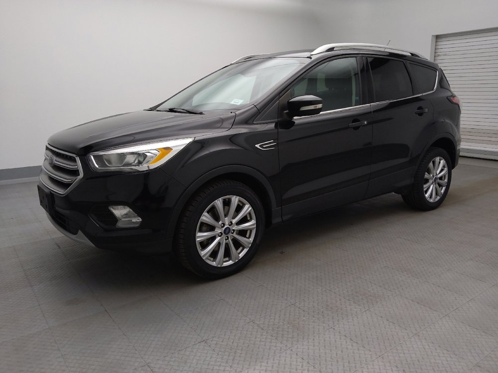Used 2017 Ford Escape Titanium image 2