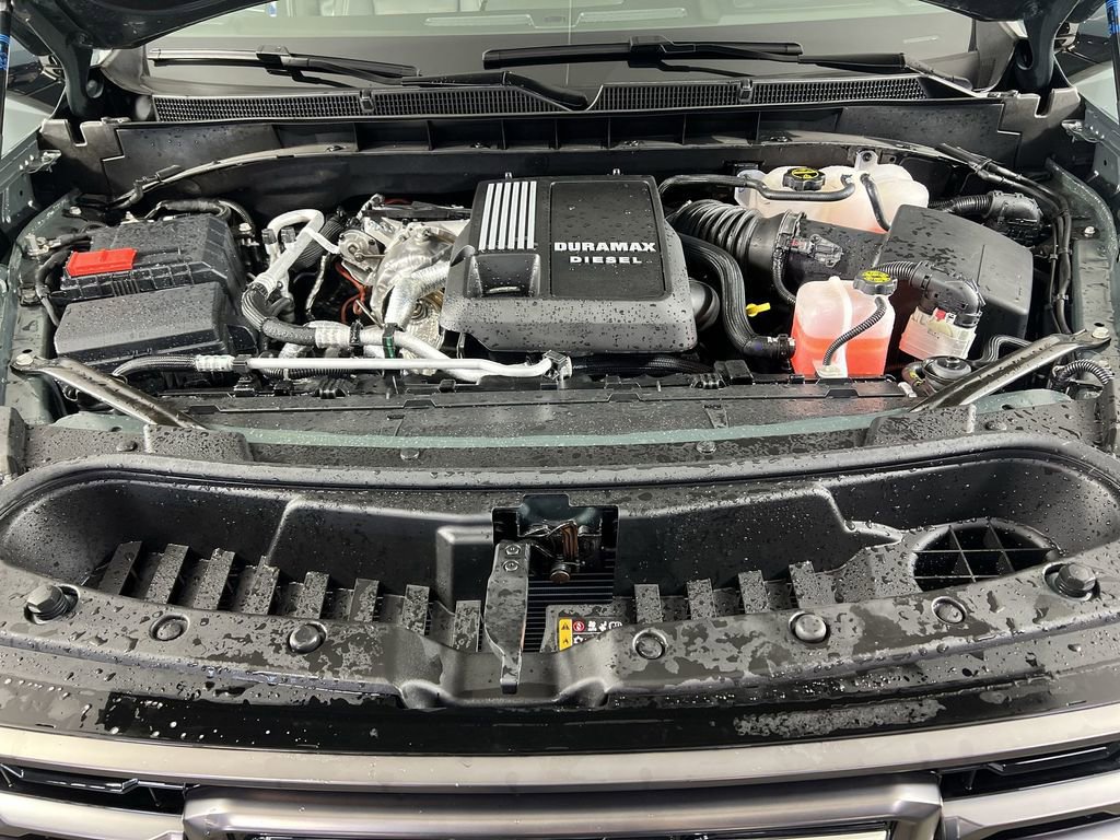 Certified 2025 GMC Yukon AT4 Ultimate w/ LPO, Floor Liner Package AWD/4WD image 30