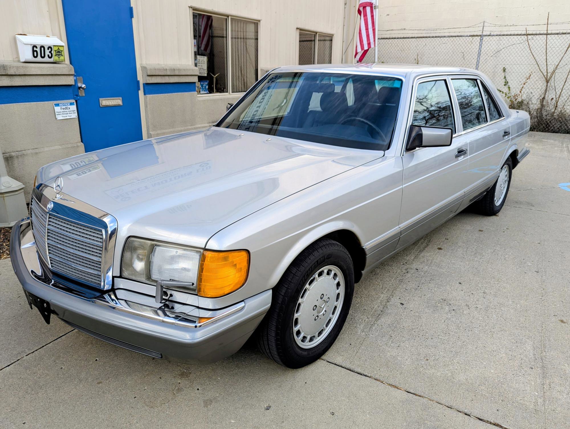 Used 1986 Mercedes-Benz 420 SEL image 1