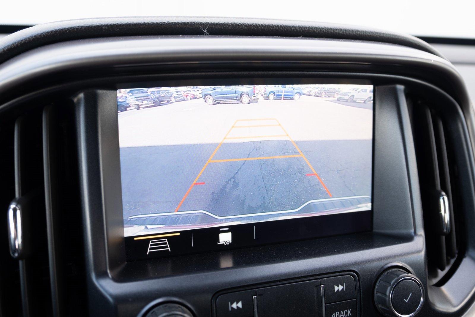 Used 2021 GMC Canyon AT4 image 4