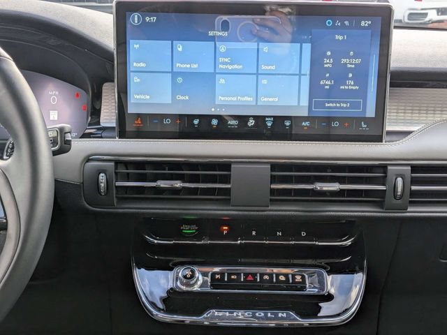 Used 2025 Lincoln Corsair FWD w/ Equipment Group 101A image 19