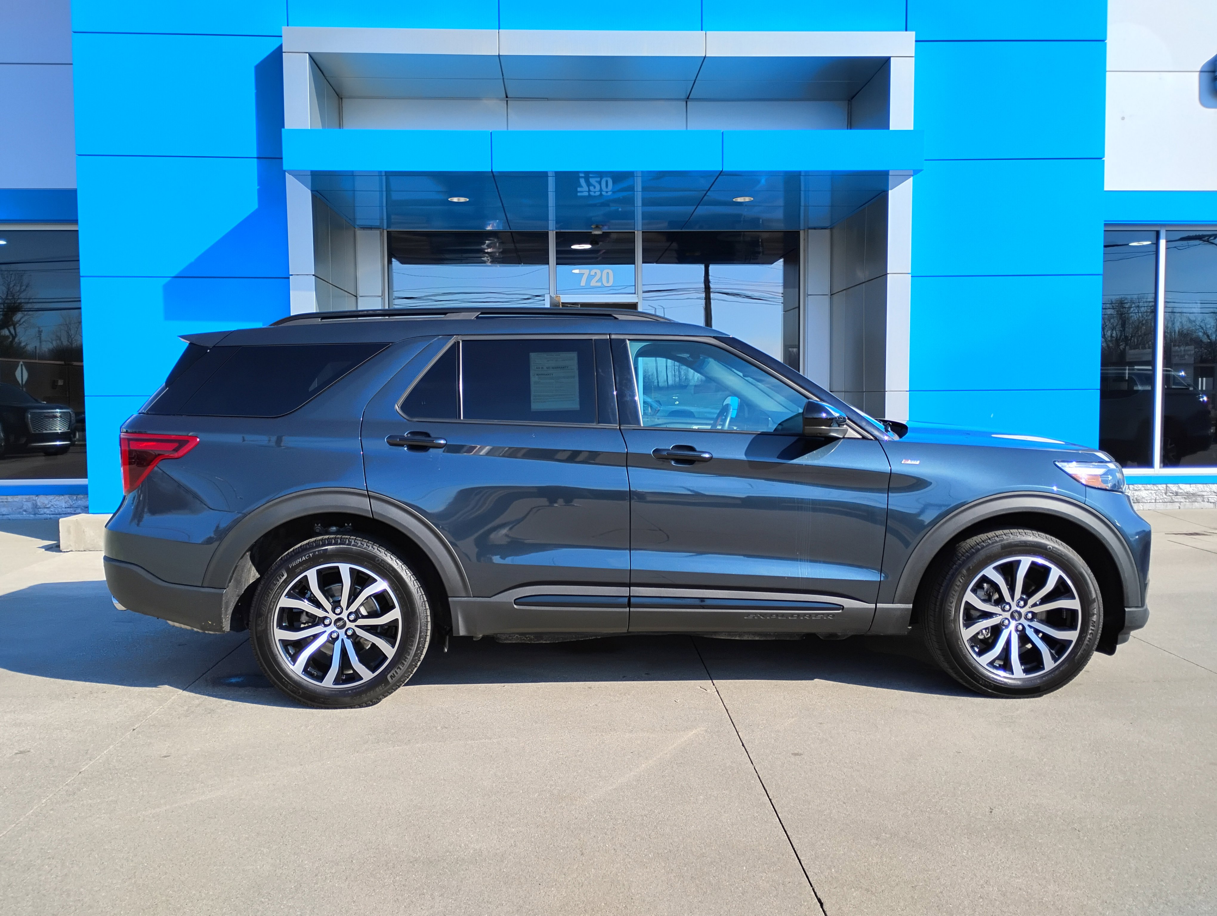 Used 2023 Ford Explorer ST-Line image 34