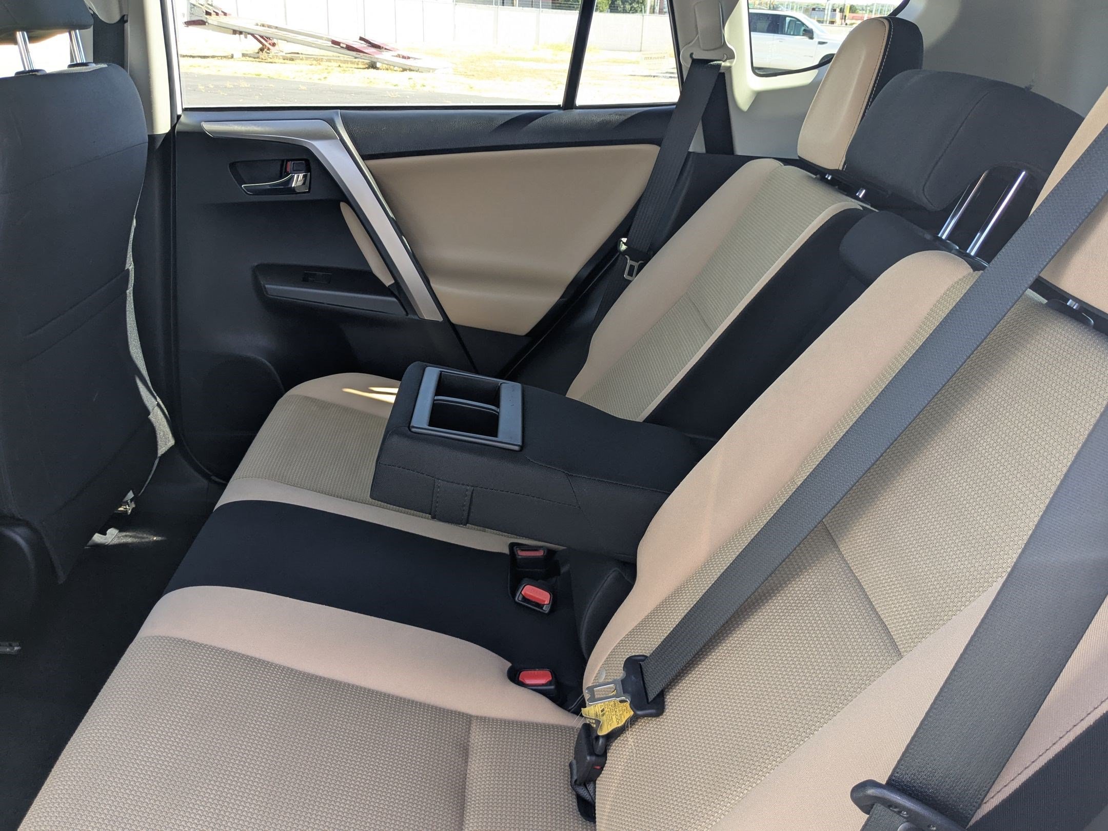 Used 2018 Toyota RAV4 XLE AWD/4WD image 34