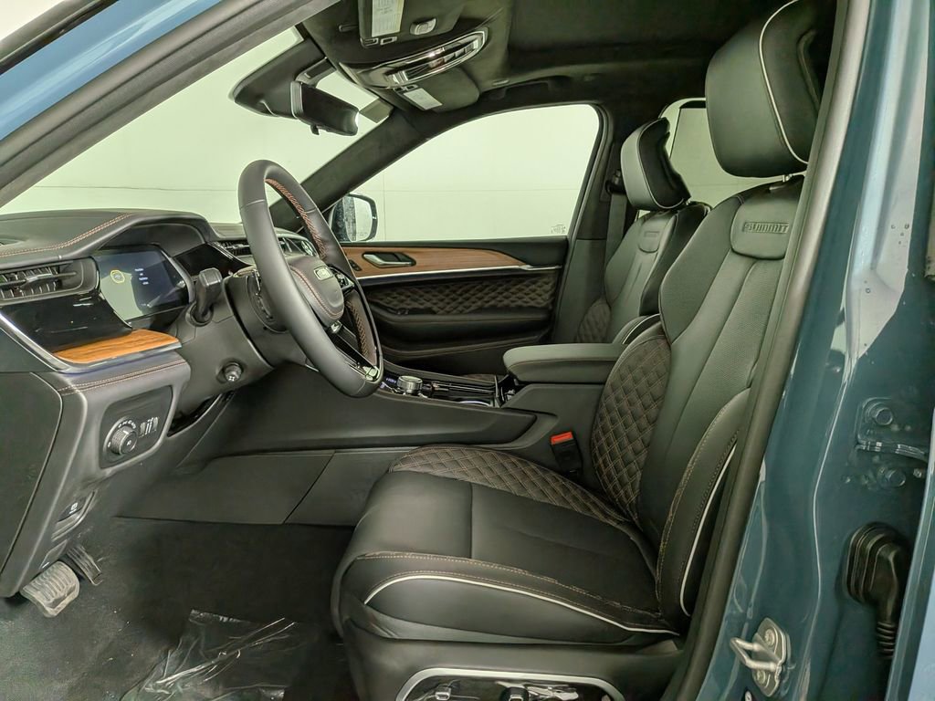 New 2026 Jeep Grand Cherokee Summit AWD/4WD image 15