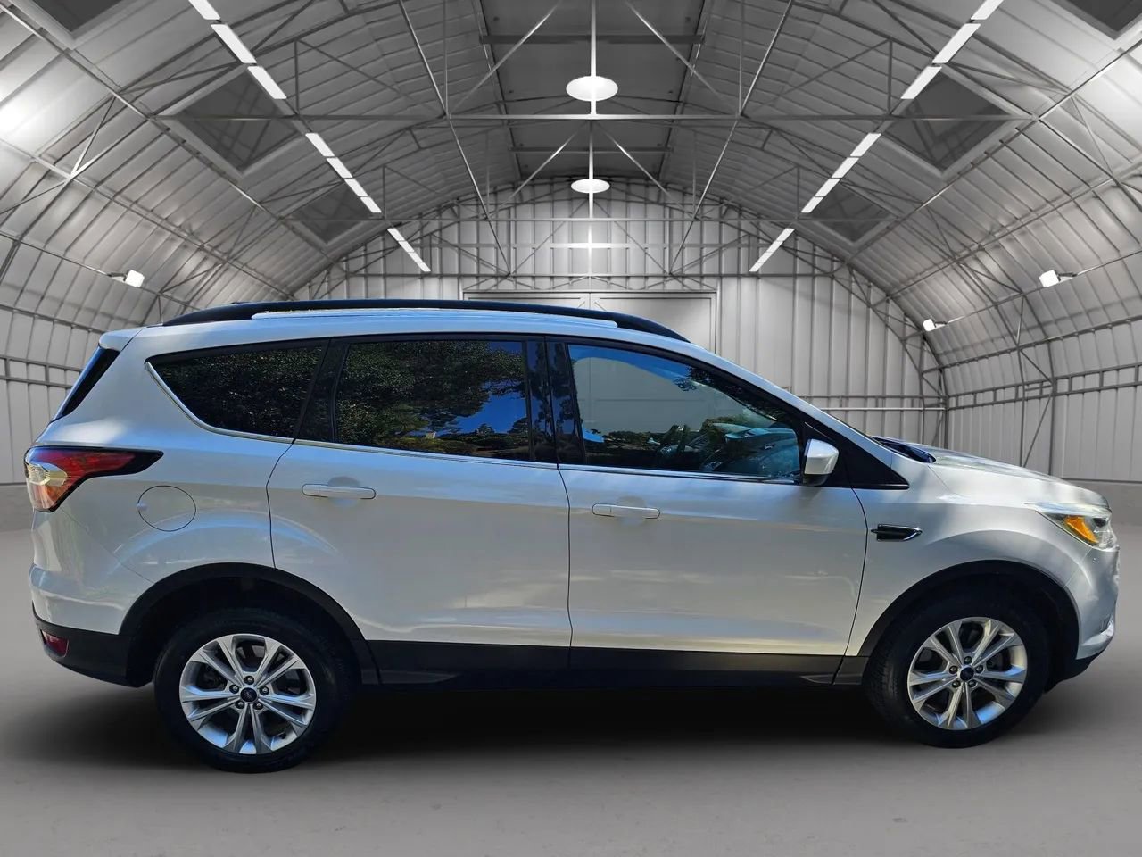 Used 2018 Ford Escape SE w/ SE Sync 3 Package image 11