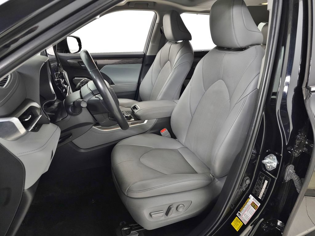Used 2023 Toyota Highlander Limited AWD/4WD image 18