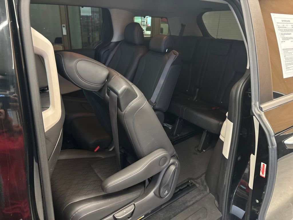 Certified 2022 Kia Carnival EX image 48