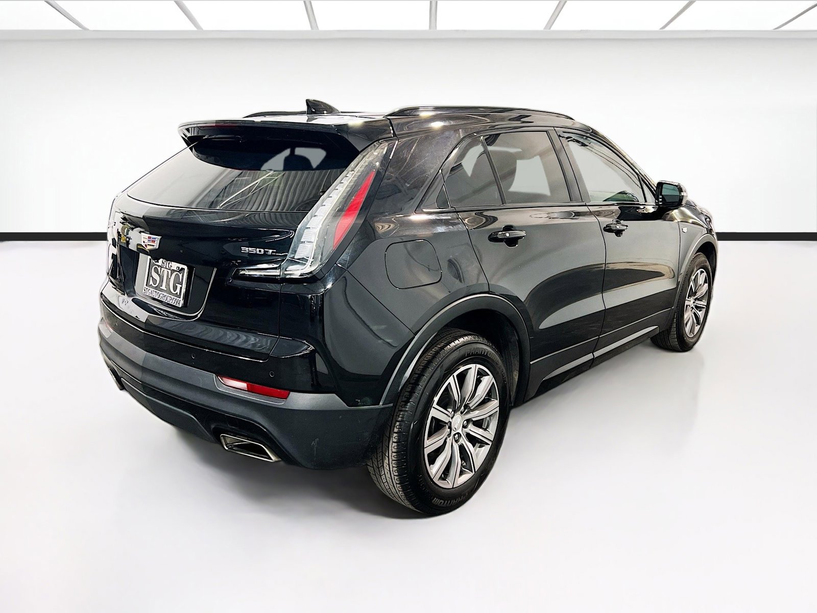 Used 2022 Cadillac XT4 Sport w/ Safety Alert Package FWD image 4
