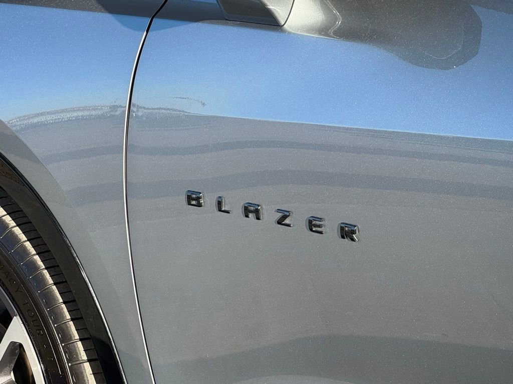 Used 2025 Chevrolet Blazer RS image 5