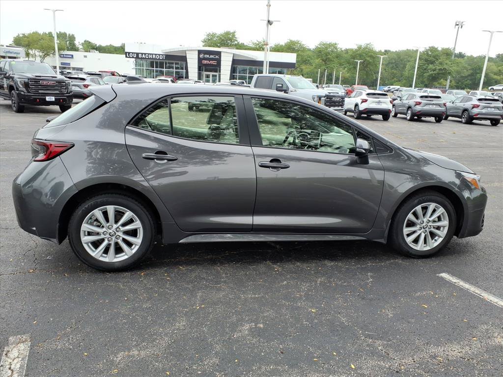 Used 2025 Toyota Corolla SE w/ SE Package FWD image 8