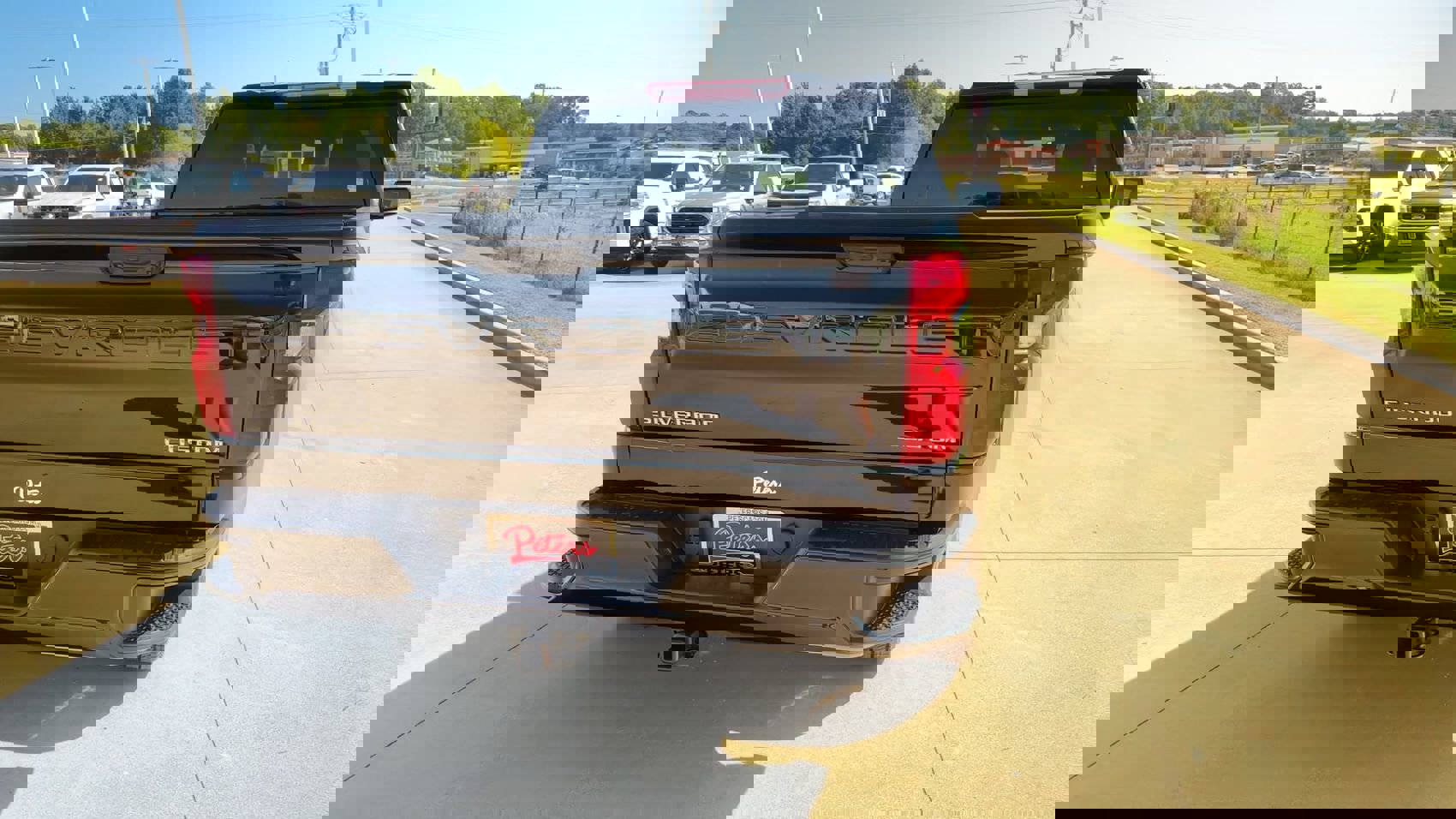 Used 2025 Chevrolet Silverado 1500 Custom image 8