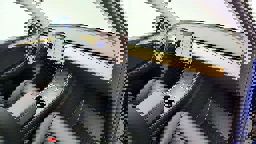 Used 2023 Tesla Model Y AWD image 30