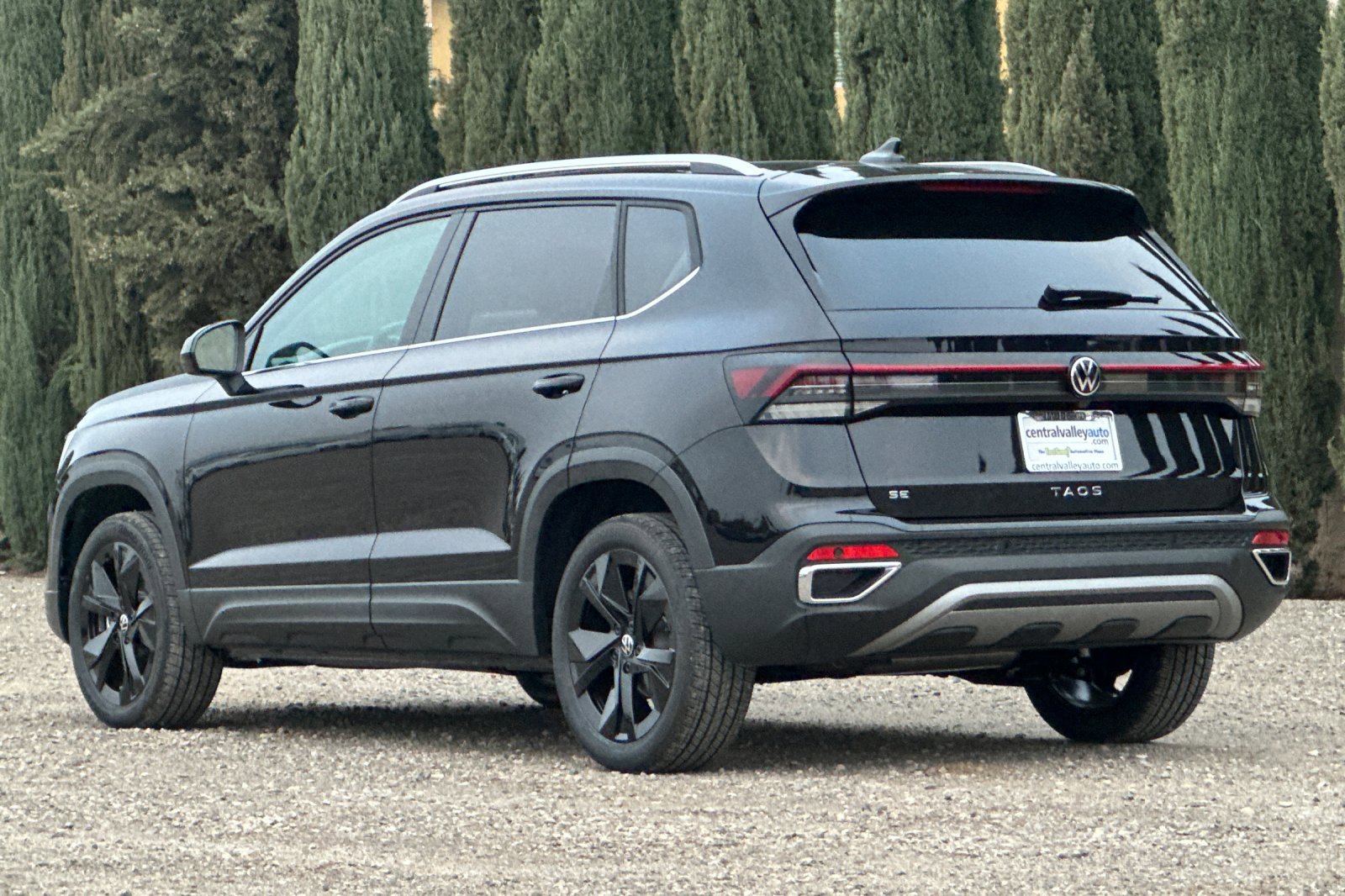 New 2026 Volkswagen Taos SE image 6