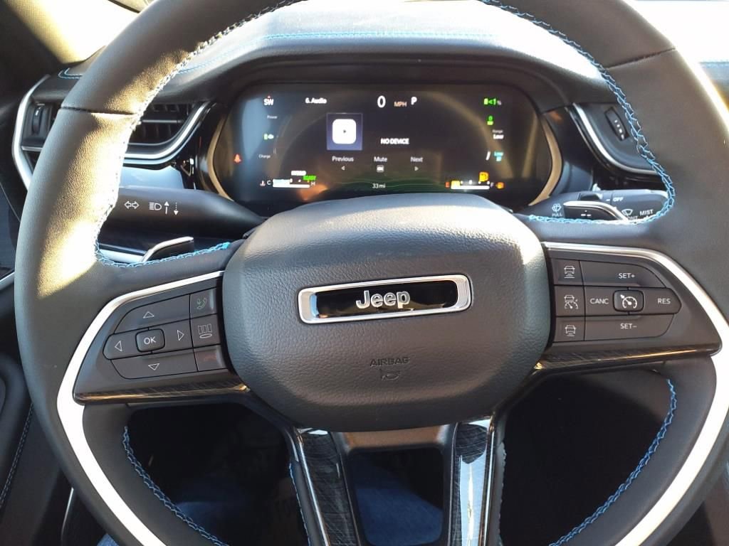 New 2024 Jeep Grand Cherokee Trailhawk w/ Luxury Tech Group III image 24