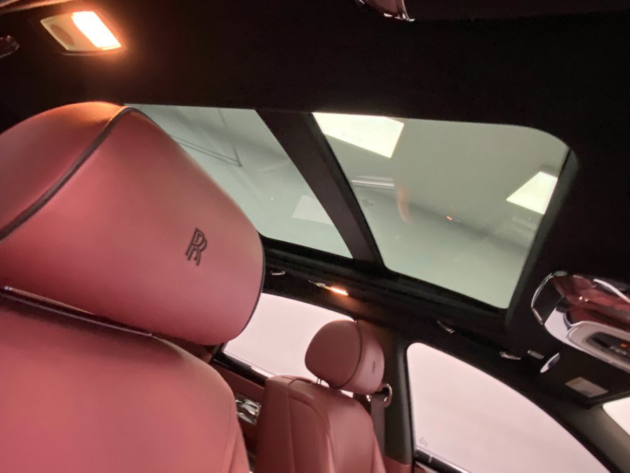 Used 2015 Rolls-Royce Ghost image 25