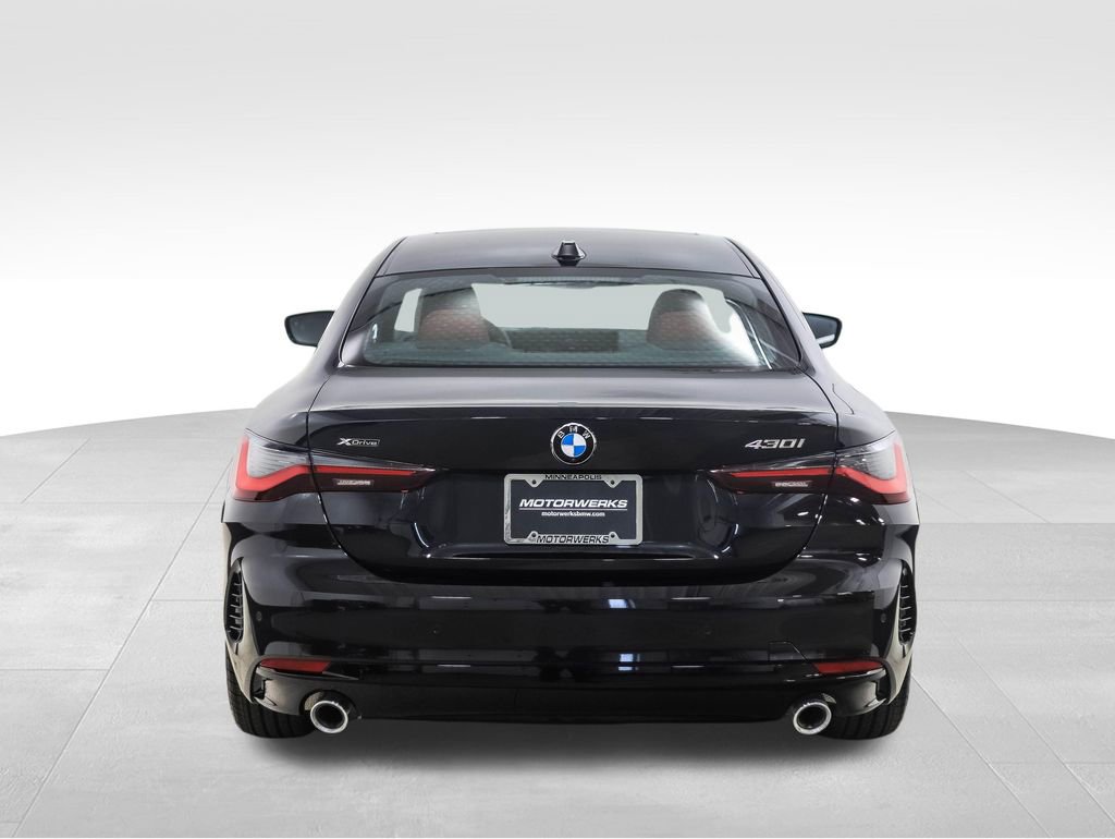 Used 2025 BMW 430i xDrive Coupe w/ Premium Package image 4