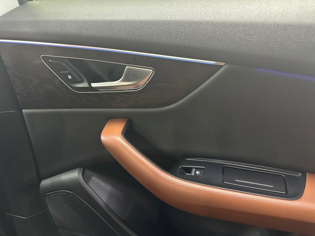 Used 2020 Audi Q8 Premium Plus w/ Premium Plus Package image 47