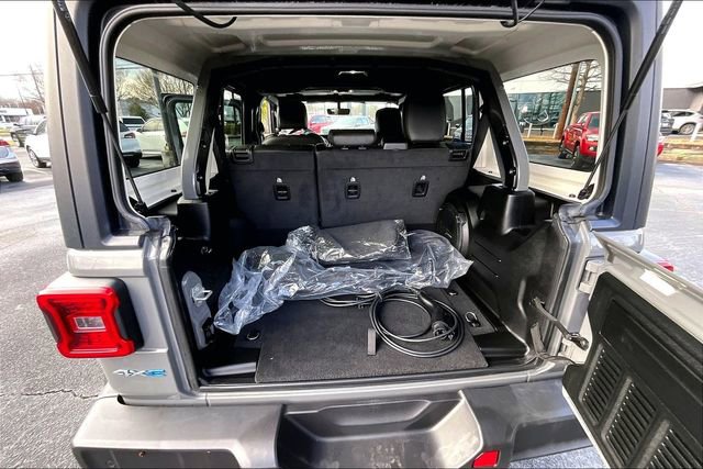 Used 2021 Jeep Wrangler Unlimited Sahara w/ Cold Weather Group image 21