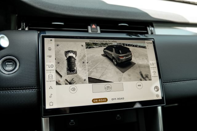 New 2026 Land Rover Discovery Sport Landmark AWD/4WD image 29
