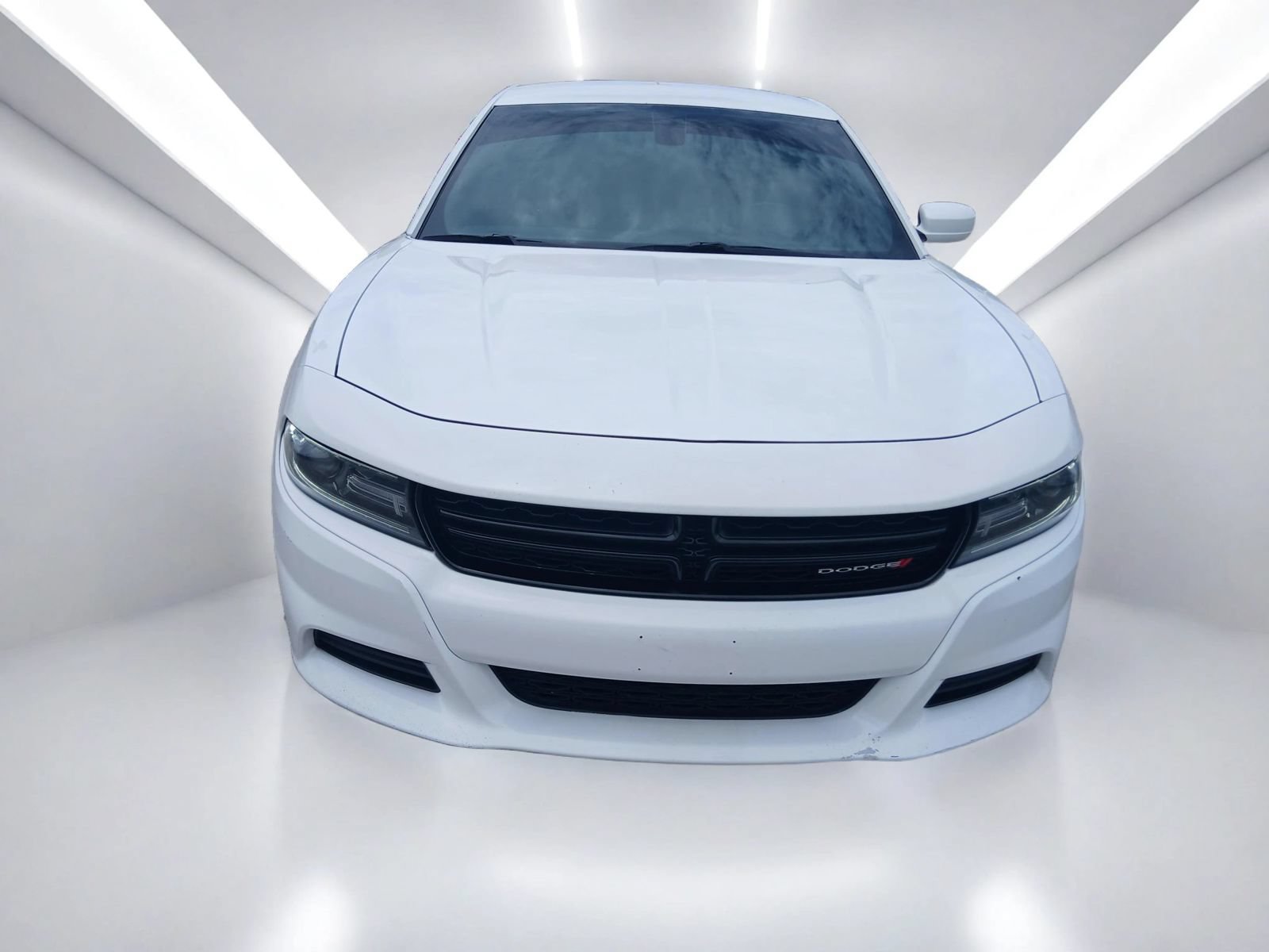 Used 2019 Dodge Charger SXT RWD image 3
