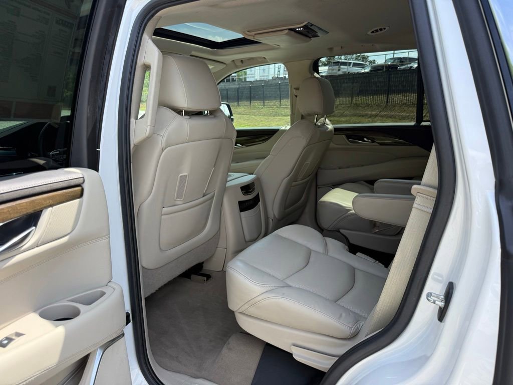 Used 2020 Cadillac Escalade Premium Luxury AWD/4WD image 33