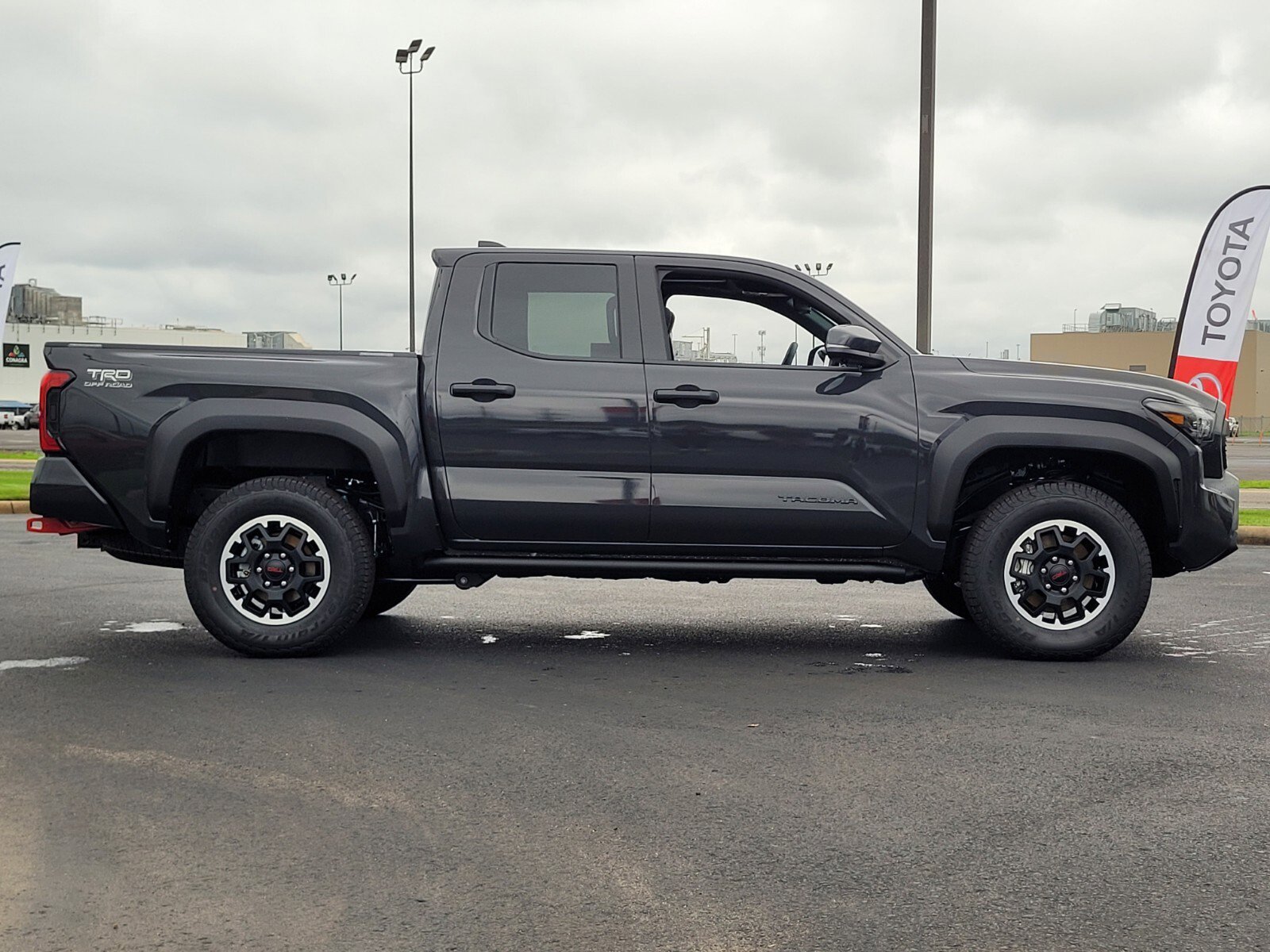 New 2025 Toyota Tacoma TRD Off-Road image 2