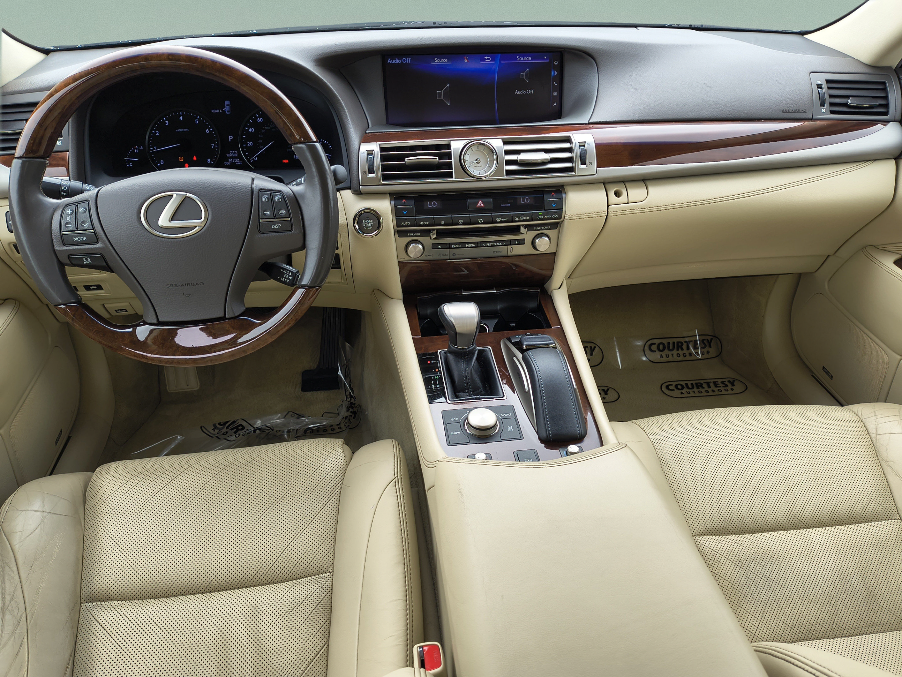 Used 2016 Lexus LS 460 w/ Comfort Package RWD image 11