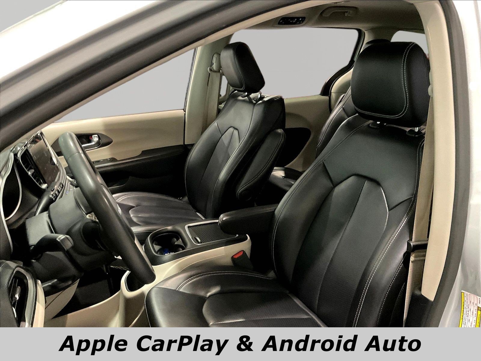 Used 2023 Chrysler Pacifica Touring-L FWD image 19