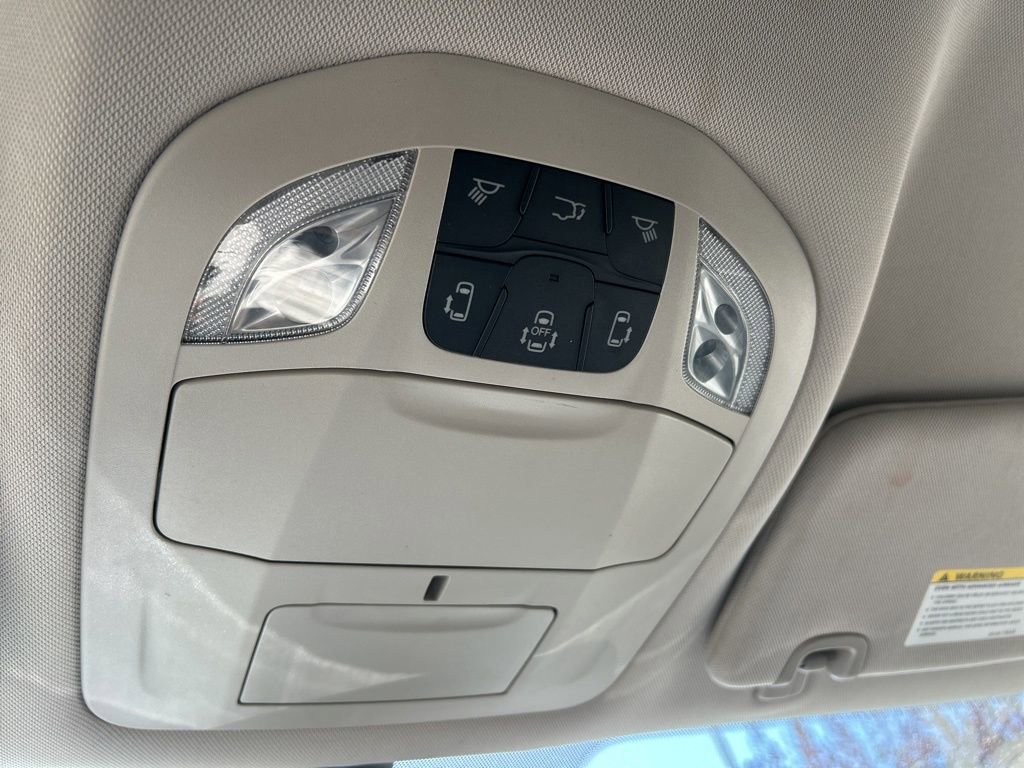 Used 2024 Chrysler Pacifica Limited FWD image 44