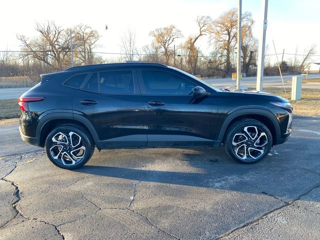 Used 2024 Chevrolet Trax RS w/ Driver Confidence Package image 8