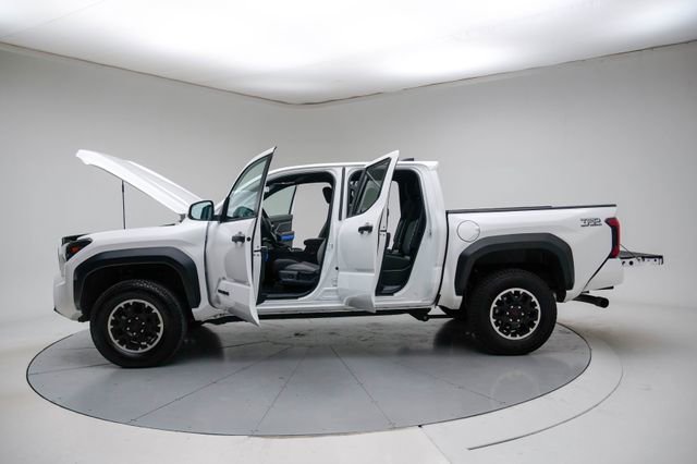Used 2024 Toyota Tacoma TRD Off-Road AWD/4WD image 18