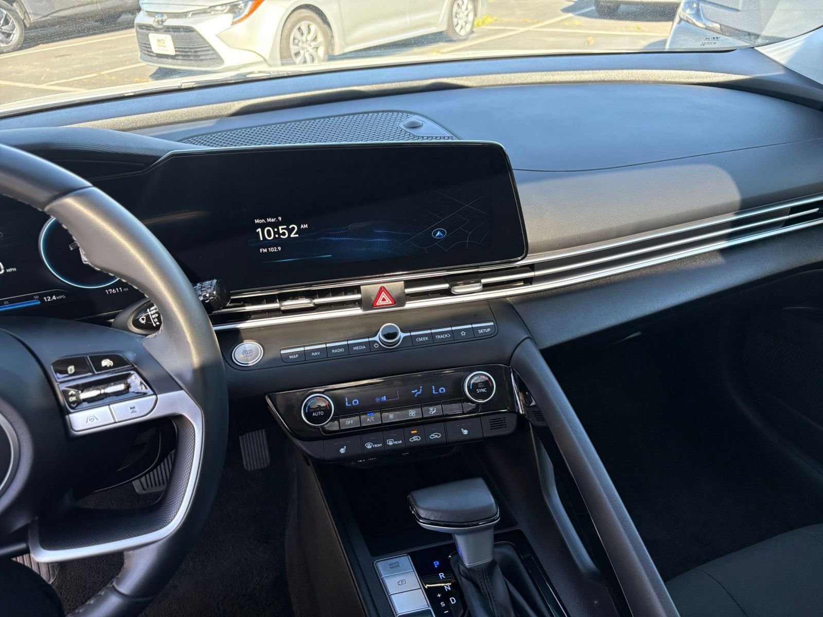 Used 2025 Hyundai Elantra SEL FWD image 17
