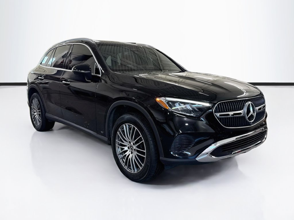 Certified 2025 Mercedes-Benz GLC 300 4MATIC image 3