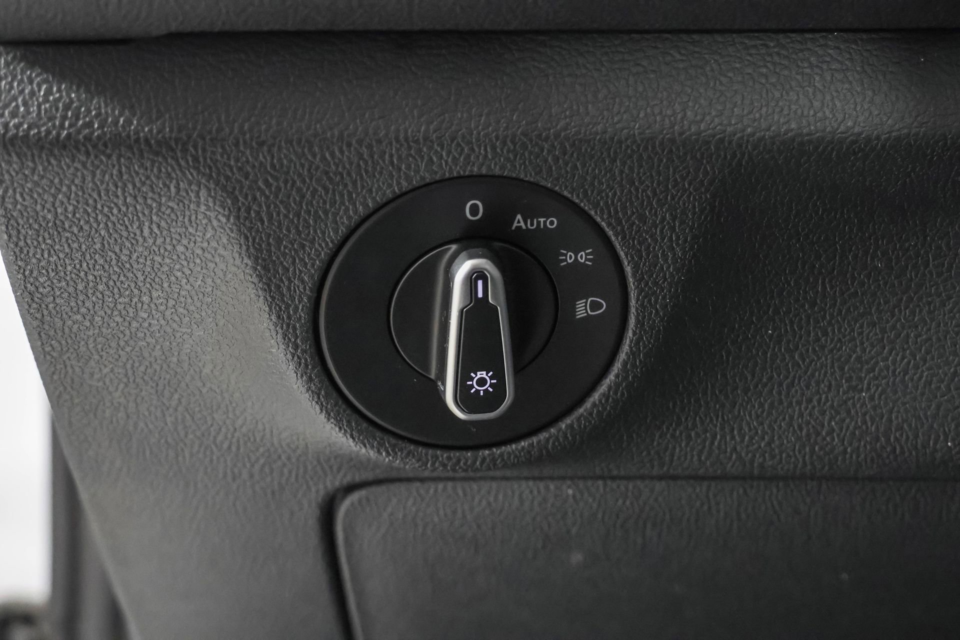 Used 2024 Volkswagen Jetta SE w/ Panoramic Sunroof Package image 23