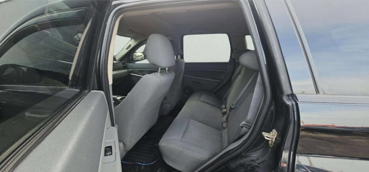 Used 2007 Jeep Grand Cherokee Laredo w/ Cargo Convenience Group image 7