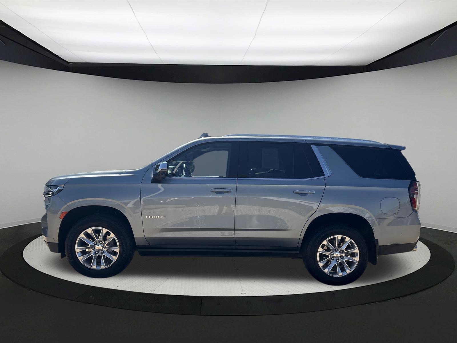 Used 2024 Chevrolet Tahoe Premier w/ Advanced Technology Package AWD/4WD image 2