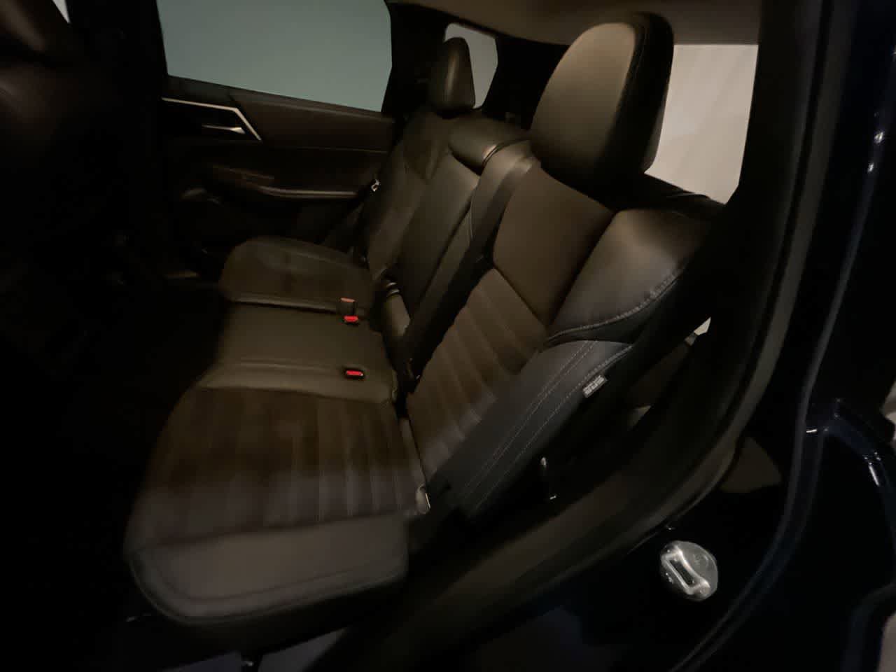 Used 2023 Mitsubishi Outlander SE AWD/4WD image 21