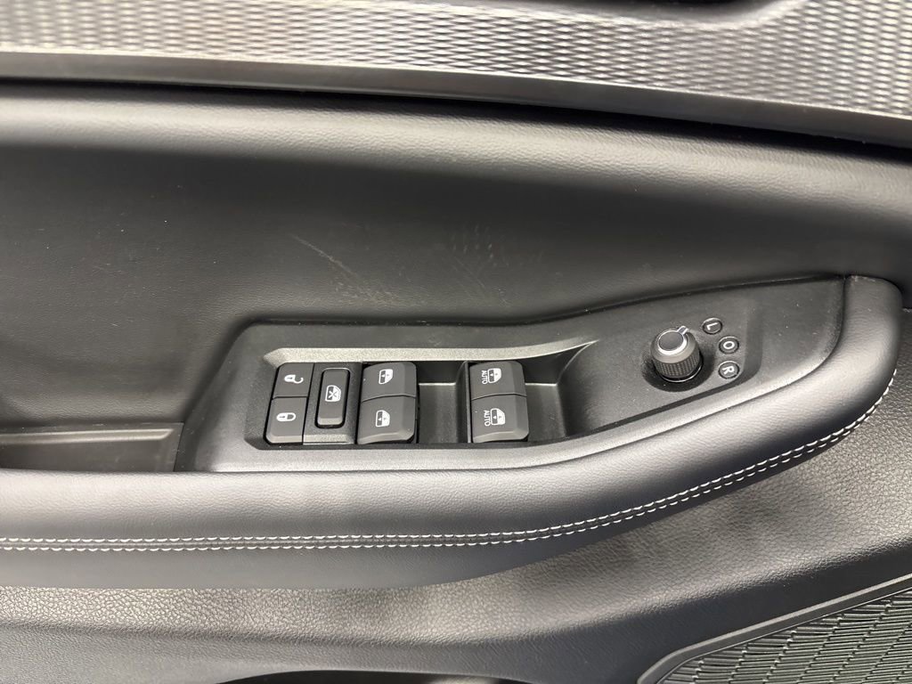 New 2025 Jeep Grand Cherokee Altitude image 24