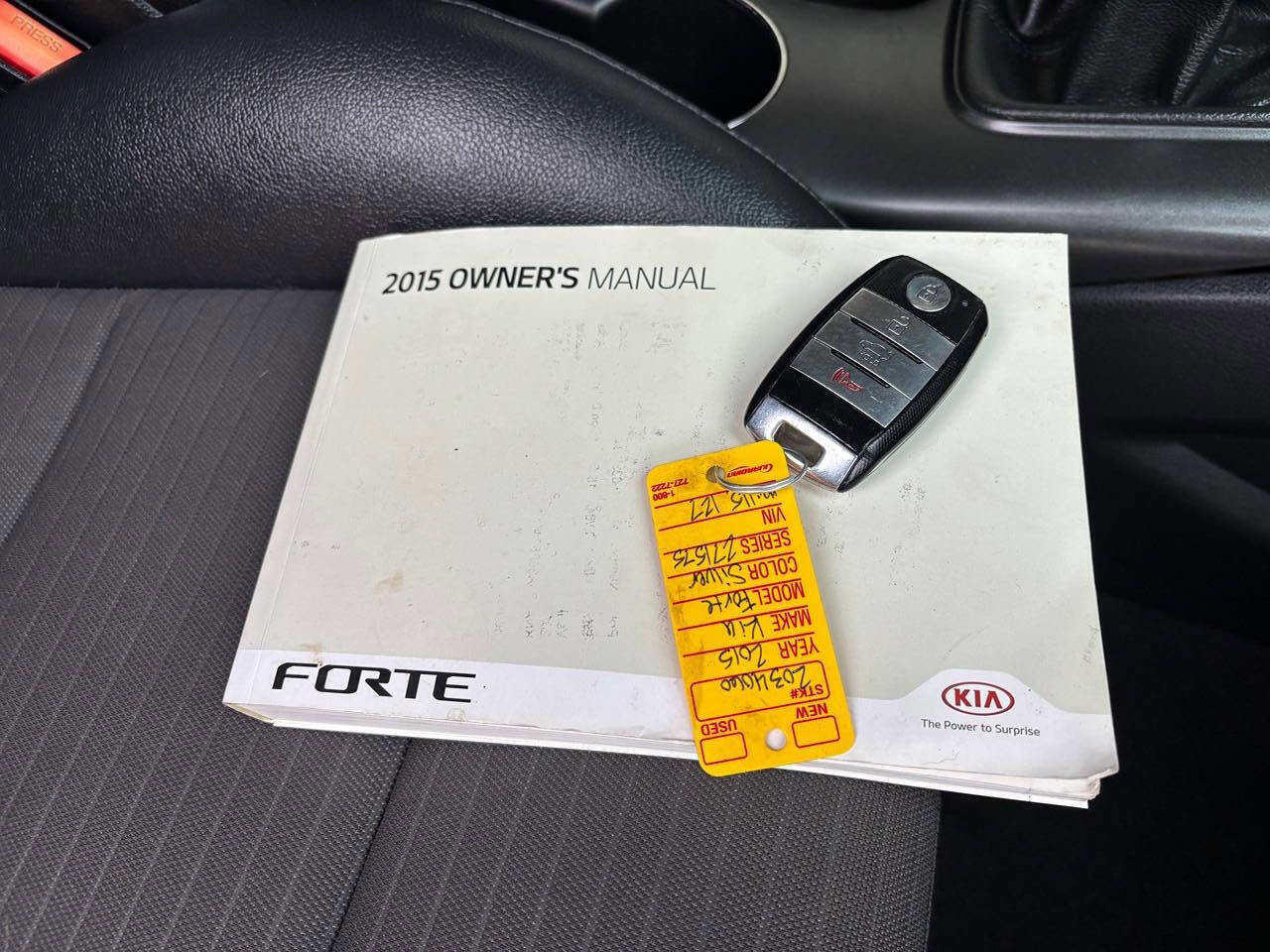 Used 2015 Kia Forte Koup SX image 29