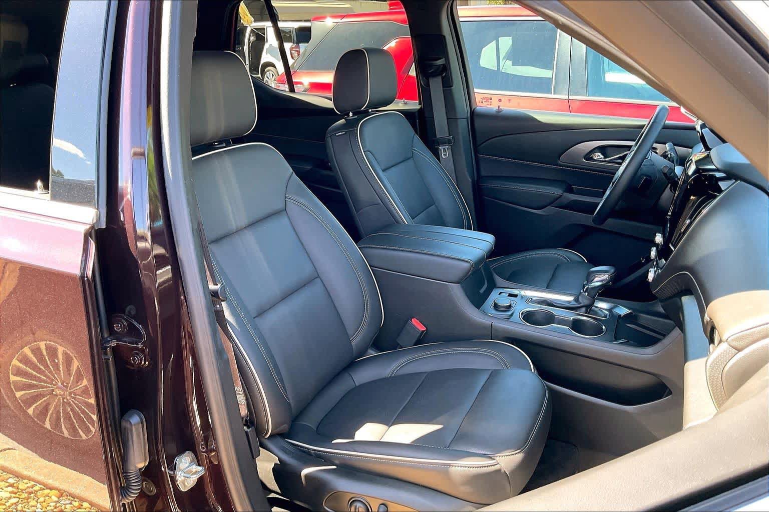 Certified 2023 Chevrolet Traverse Premier FWD image 8