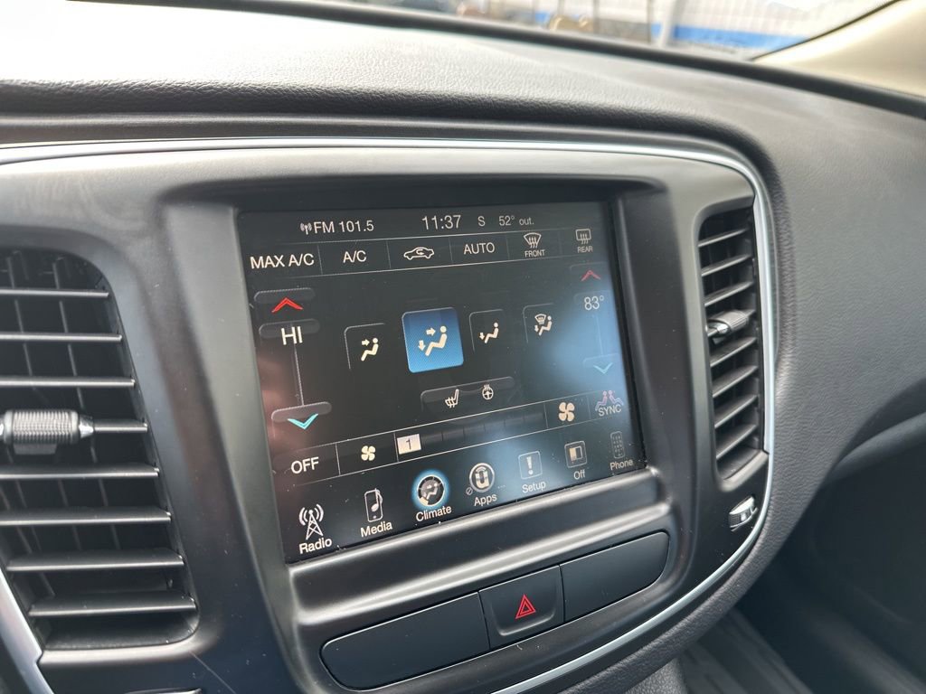 Used 2017 Chrysler 200 Limited Platinum w/ Comfort & Convenience Group image 20